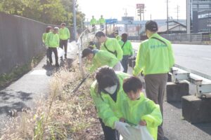 国道23号沿いの清掃活動